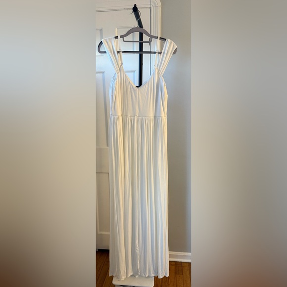 HALARA White Maxi Dress with V-Neck,Slit and Built in Bra NWT - Picture 3 of 3